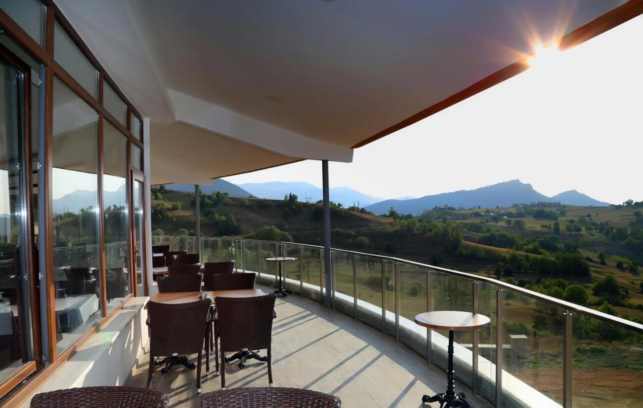 Black Forest Hotel Savsat Esterno foto