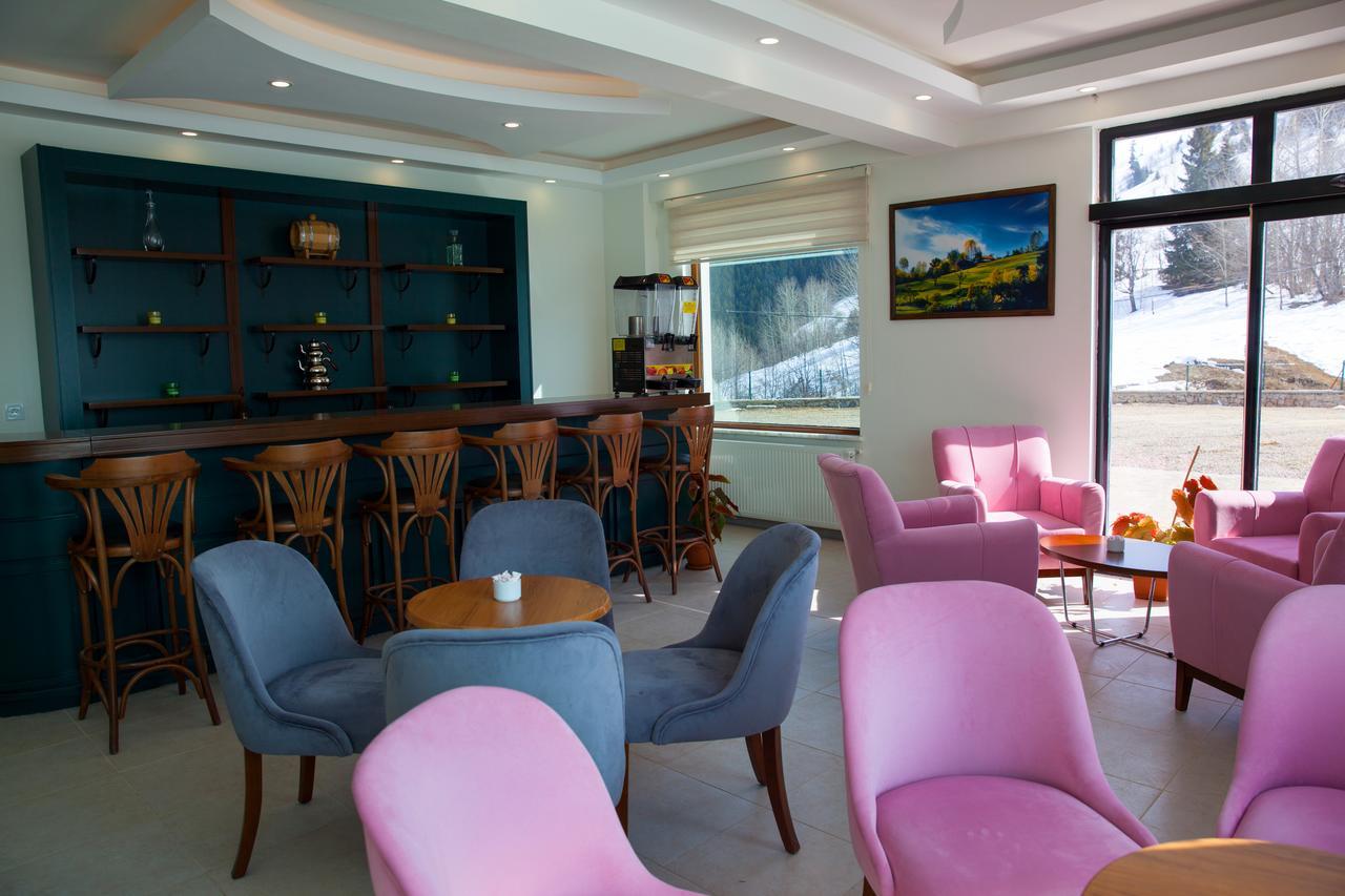 Black Forest Hotel Savsat Esterno foto
