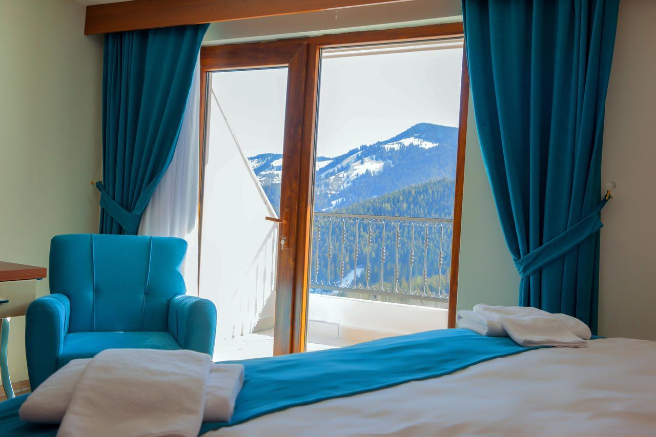 Black Forest Hotel Savsat Esterno foto