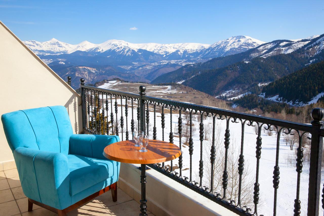 Black Forest Hotel Savsat Esterno foto